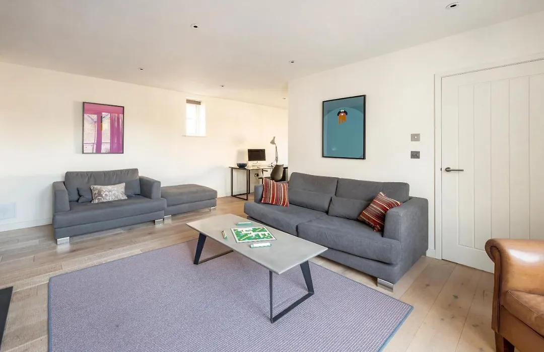 Walcot Townhouse-1